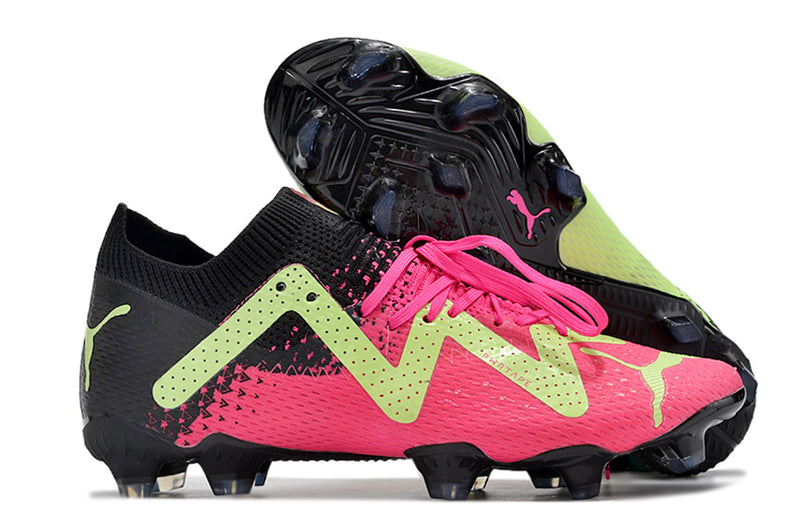 Chuteira Campo Puma Future Ultimate FG Preta, Verde e Rosa "Tricks Pack"