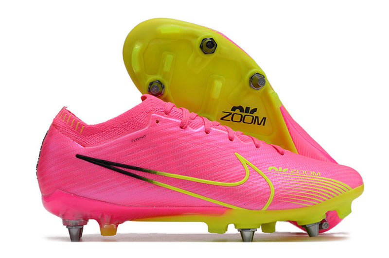 Chuteira Campo Nike Air Zoom Mercurial Vapor 15 Elite Trava Mista Rosa e Verde "Luminous Pack"