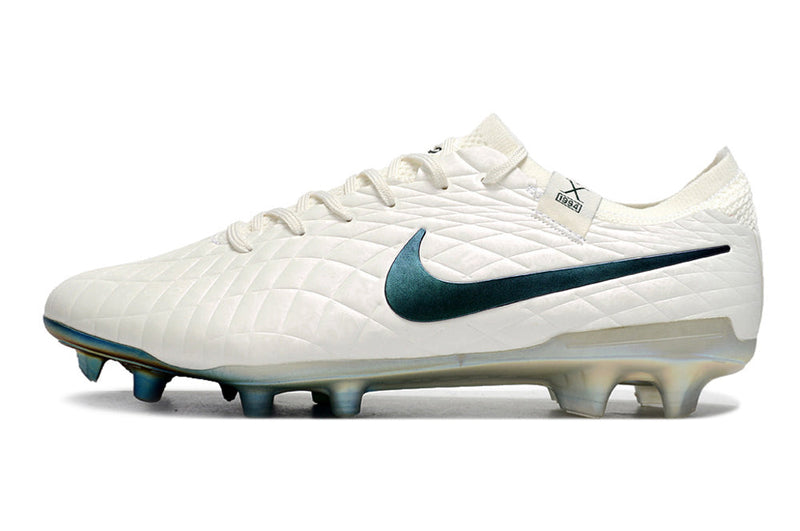 Chuteira Campo Nike Tiempo Legend 10 Elite FG Branca e Verde "Pearl Pack"