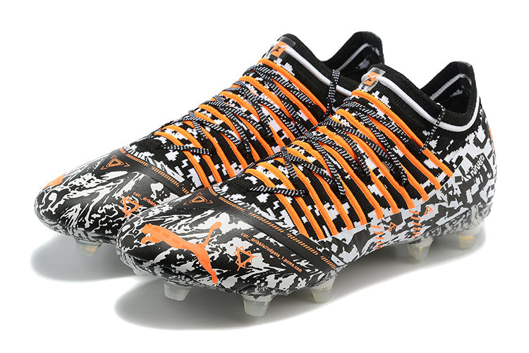 Chuteira Campo Puma Future Z 1.3 FG Preto, Laranja e Branca "Teaser"