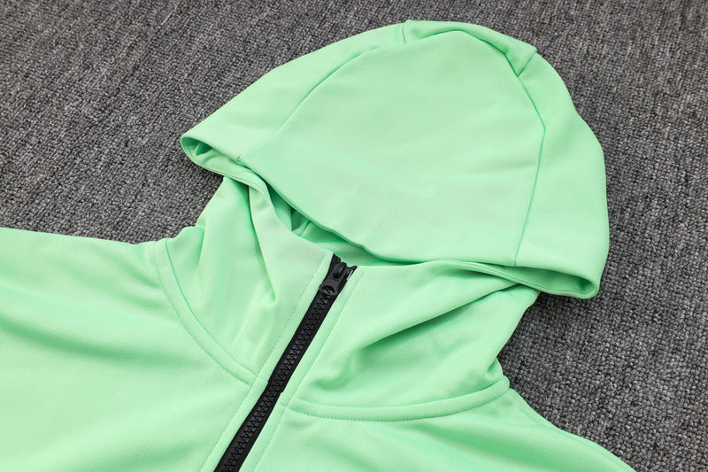 Conjunto de Moletom Nike Sportswear Tech Fleece com Touca Verde e Branco