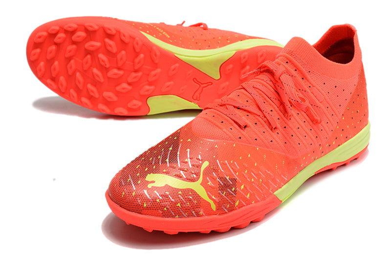 Chuteira Society Puma Future Z 1.4 TF Laranja "Fearless Pack"