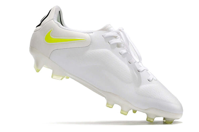 Chuteira Campo Nike Tiempo Legend 9 Elite FG Branco e Preto