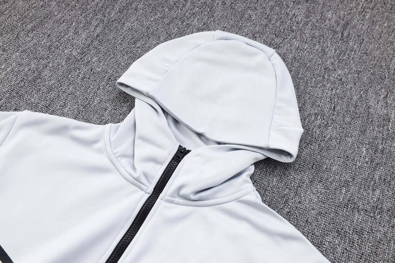 Conjunto de Moletom Nike Sportswear Tech Fleece com Touca Cinza