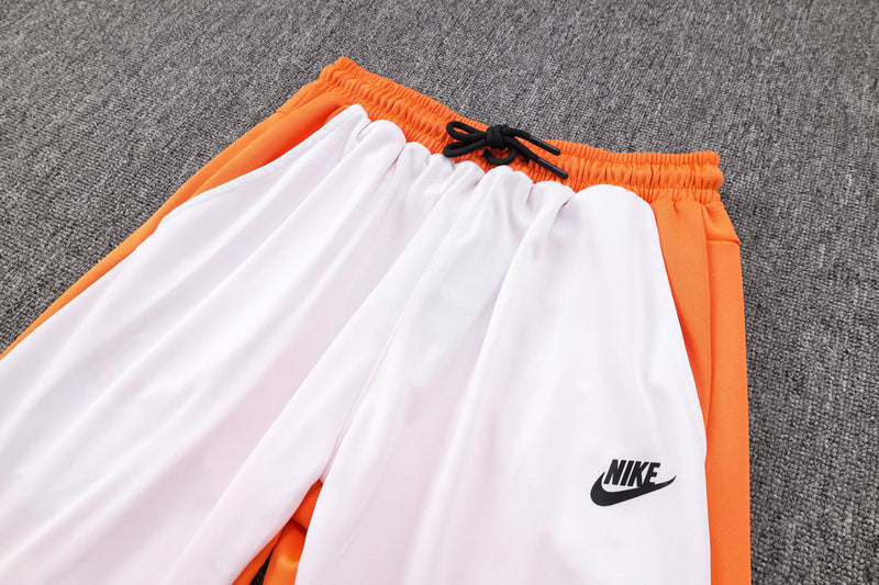 Conjunto de Moletom Nike Sportswear Tech Fleece com Touca Laranja e Branco