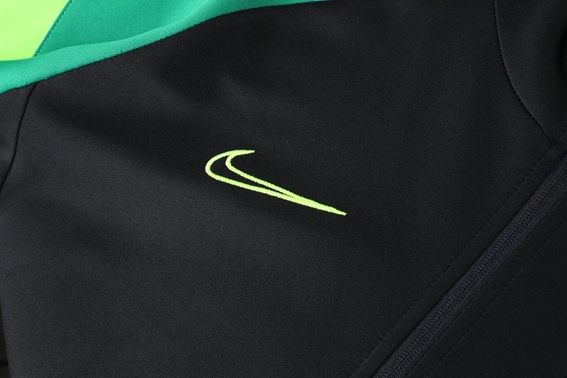 Conjunto de Frio Nike Sportswear Preto, Verde e Neon