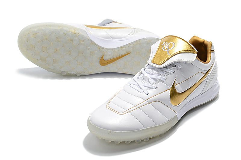 Chuteira Society Nike Retrô Tiempo Legend 7 Elite TF Branca e Dourado R10