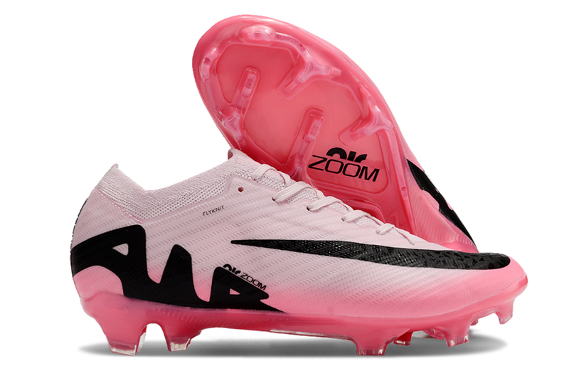 Chuteira Infantil Campo Nike Air Zoom Mercurial Vapor 15 Elite FG Rosa e Preto "Mad Brilliance Pack"