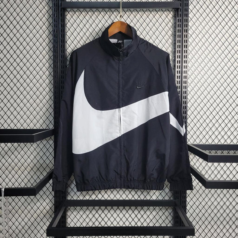 Corta Vento Nike Swoosh Preto e Branco