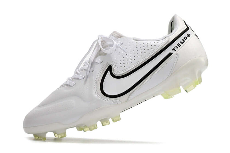 Chuteira Campo Nike Tiempo Legend 9 Elite FG Branco e Preto