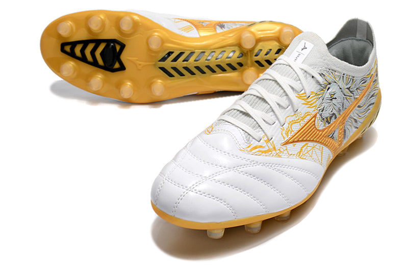 Chuteira Campo Mizuno Morelia Neo 3 FG Branca e Dourada "Sergio Ramos"