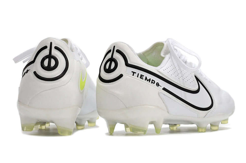 Chuteira Campo Nike Tiempo Legend 9 Elite FG Branco e Preto