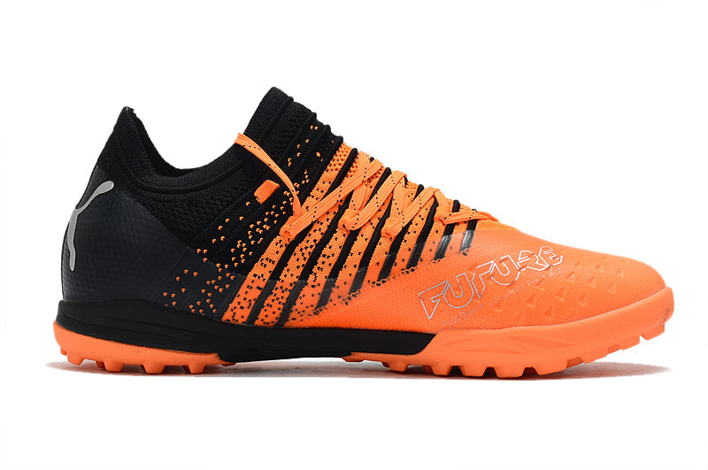 Chuteira Society Puma Future Z 1.3 TF Laranja e Preta "Instinct"