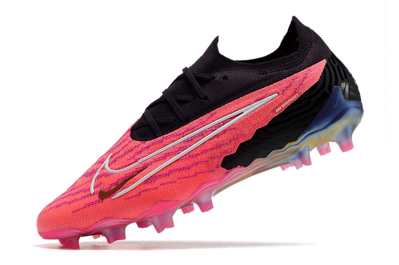 Chuteira Campo Nike Phantom GX Elite FG Rosa e Preto "Generation Pack"