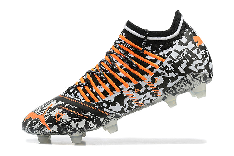 Chuteira Campo Puma Future Z 1.3 FG Preto, Laranja e Branca "Teaser"