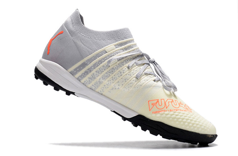 Chuteira Society Puma Future Z 1.3 TF Cinza e Branco "First Mile"