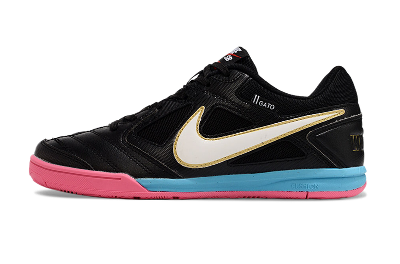 Chuteira Futsal Supreme x Nike SB Gato IC Preta, Rosa e Azul