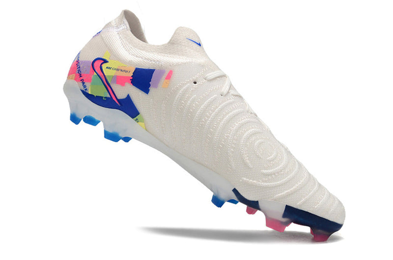 Chuteira Campo Nike Phantom GX 2 Elite FG Branca e Colorida "Socal Pack"