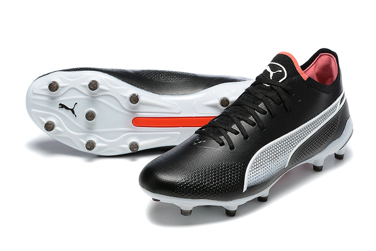 Chuteira Campo Puma King Ultimate FG Preta e Branca "Classic"