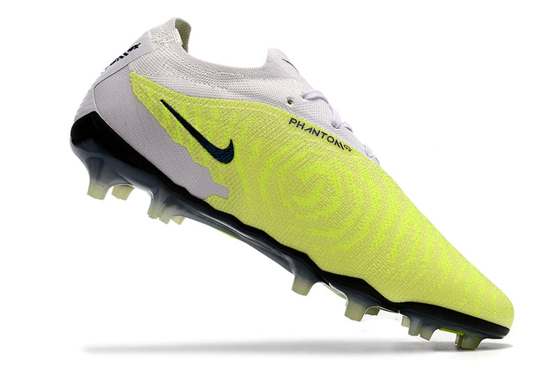 Chuteira Campo Nike Phantom GX Elite FG Branca e Verde "Luminous Pack"