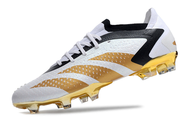 Chuteira Campo Adidas Predator Accuracy.1 Low Bellingham FG Branca e Dourada