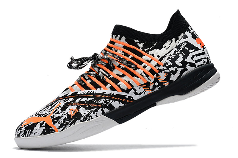 Chuteira Futsal Puma Future Z 1.3 IC Preto, Branco e Laranja "Teaser"