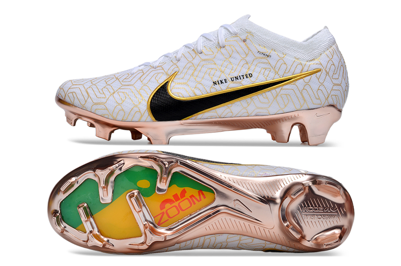 Chuteira Campo Nike Air Zoom Mercurial Vapor 15 Elite FG Branca e Dourada "United Gold"