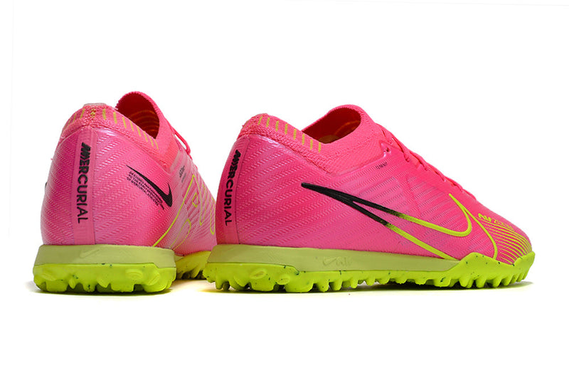 Chuteira Society Nike Air Zoom Mercurial Vapor 15 Elite TF Rosa e Verde "Luminous Pack"