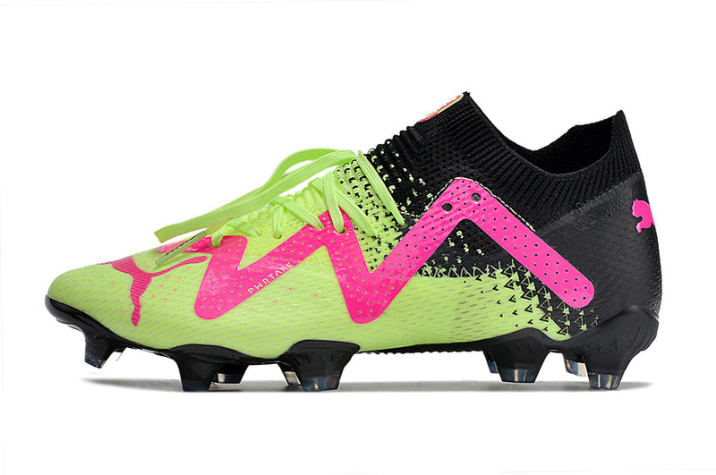 Chuteira Campo Puma Future Ultimate FG Preta, Verde e Rosa "Tricks Pack"