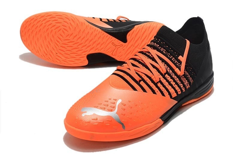 Chuteira Futsal Puma Future Z 1.3 IC Laranja e Preta "Instinct"