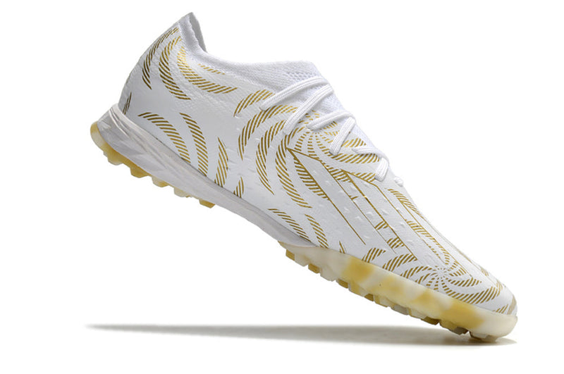 Chuteira Society Adidas X Speedportal.1 TF Branco e Dourado "Benzema Ballon d'or"