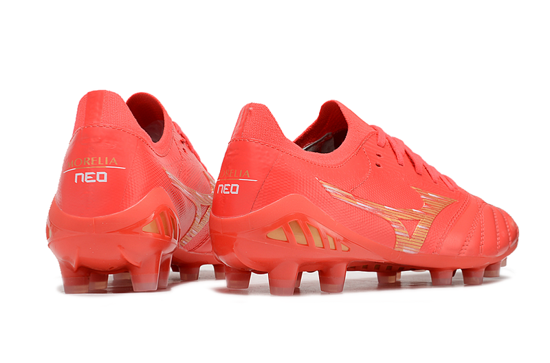 Chuteira Campo Mizuno Morelia Neo 4 Beta FG Vermelha e Dourada "Release Pack"