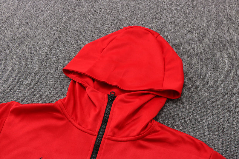 Conjunto de Moletom Nike Sportswear Tech Fleece com Touca Vermelho e Preto