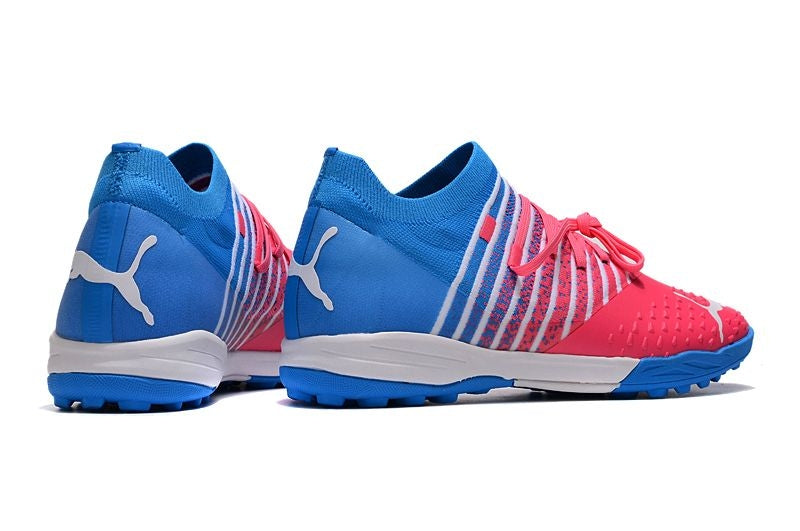 Chuteira Society Puma Future Z 1.3 TF Azul e Rosa