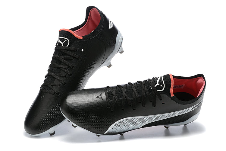 Chuteira Campo Puma King Ultimate FG Preta e Branca "Classic"