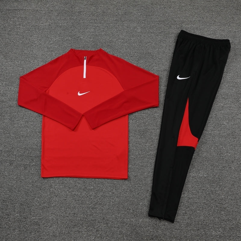 Conjunto de Frio Nike Training Preto e Vermelho