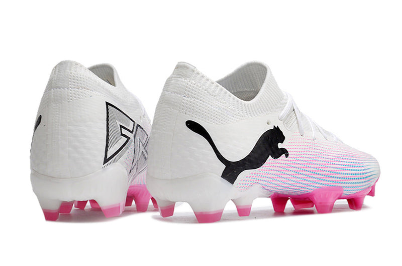 Chuteira Campo Puma Future 7 FG Branca e Rosa "Phenomenal Pack"