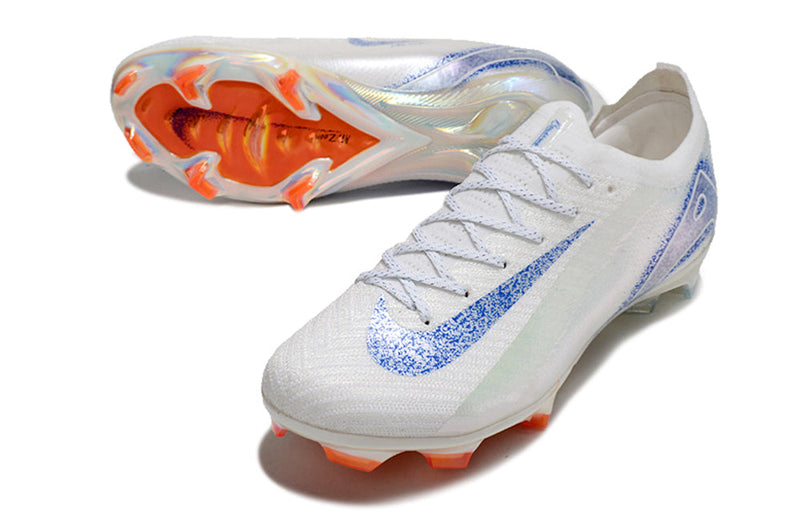 Chuteira Campo Nike Air Zoom Mercurial Vapor 16 Elite FG Branca, Azul e Laranja "Blueprint Pack"