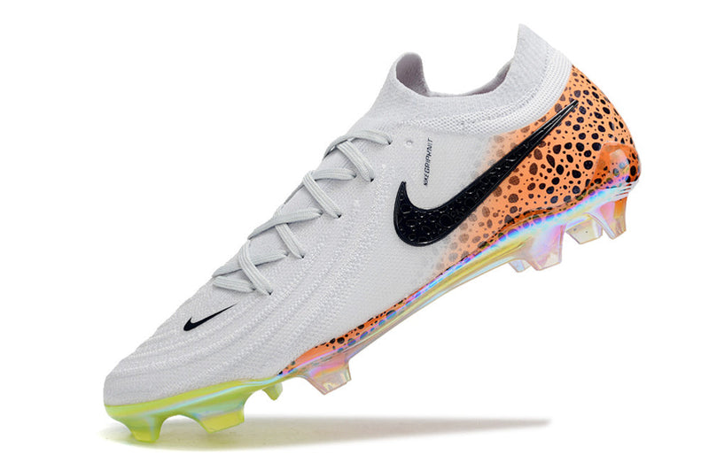 Chuteira Campo Nike Phantom GX 2 Elite FG Branca, Preta e Laranja "Electric Pack"