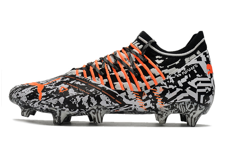 Chuteira Campo Puma Future Z 1.3 FG Preto, Laranja e Branca "Teaser"