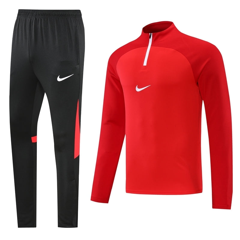 Conjunto de Frio Nike Training Preto e Vermelho