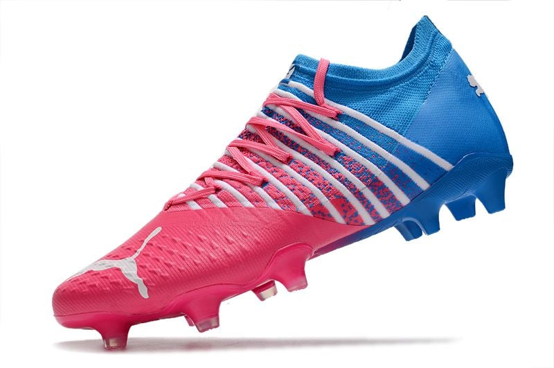 Chuteira Campo Puma Future Z 1.3 FG Azul e Rosa