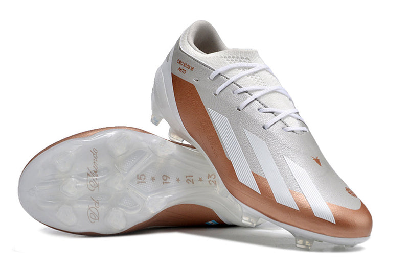 Chuteira Campo Adidas X Crazyfast Messi.1 FG Branca e Dourada "El Ocho"