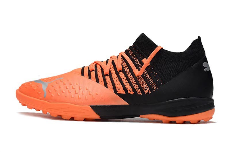 Chuteira Society Puma Future Z 1.3 TF Laranja e Preta "Instinct"