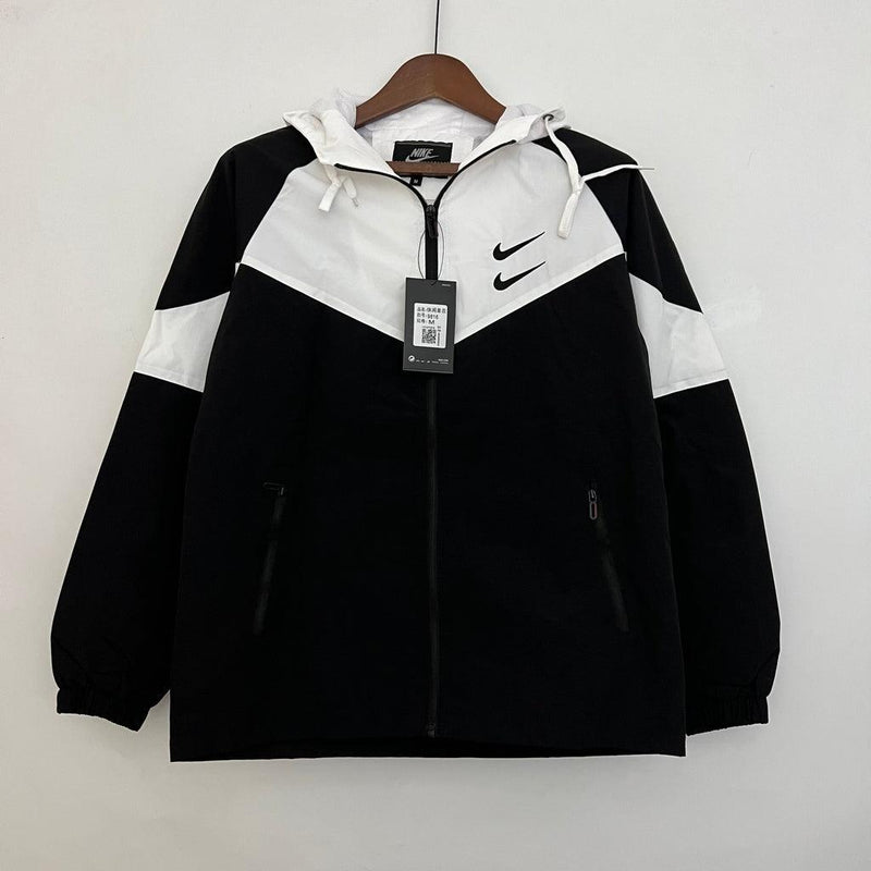 Corta Vento Nike SportsWear Preto e Branco