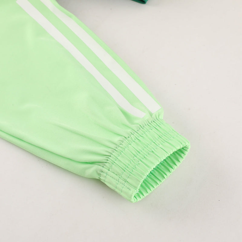 Conjunto de Moletom Adidas Sportswear com Touca Verde e Preto