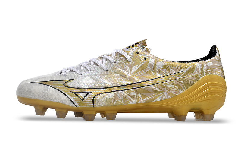 Chuteira Campo Mizuno Alpha FG Branca e Dourada "Sérgio Ramos"