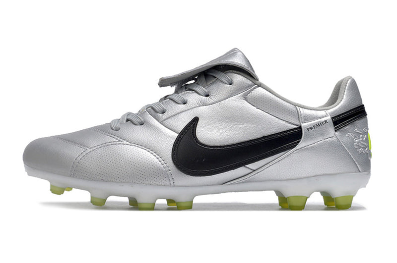 Chuteira Campo Nike Premier 3 FG Prata e Preto