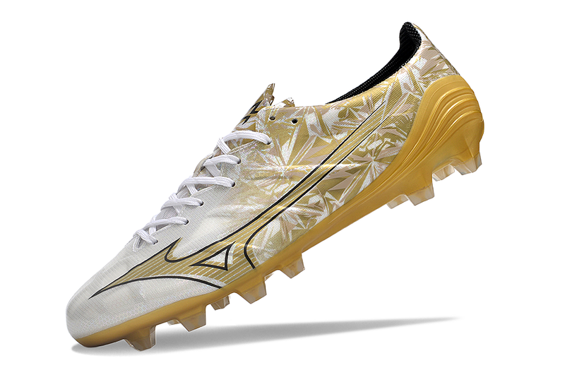 Chuteira Campo Mizuno Alpha FG Branca e Dourada "Sérgio Ramos"