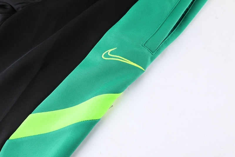 Conjunto de Frio Nike Sportswear Preto, Verde e Neon